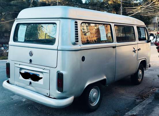 VOLKSWAGEN-KOMBI-2005
