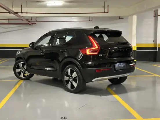 VOLVO-XC40-2.0 T5 GASOLINA MOMENTUM AWD GEARTRONIC VOLVO-XC40-2019