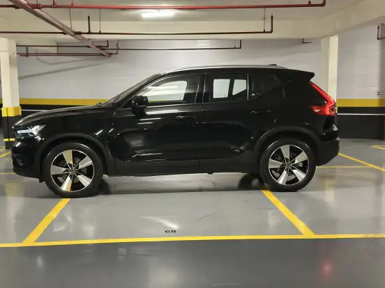 VOLVO-XC40-2.0 T5 GASOLINA MOMENTUM AWD GEARTRONIC VOLVO-XC40-2019