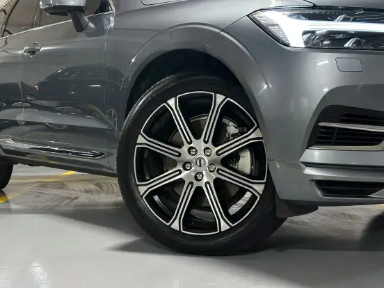 VOLVO-XC60-2021
