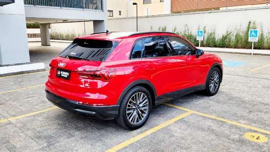 AUDI-Q3-2021
