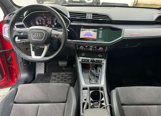 AUDI-Q3-2021