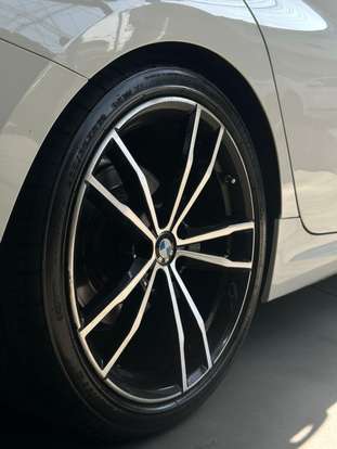 BMW-320i-2022