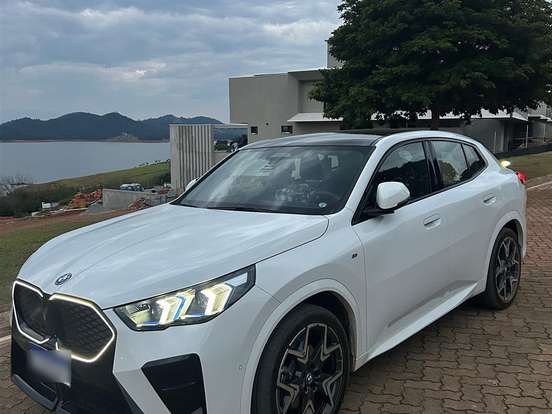 BMW-iX2-64,8 KW ELÉTRICO XDRIVE30 M SPORT BMW-iX2-2025