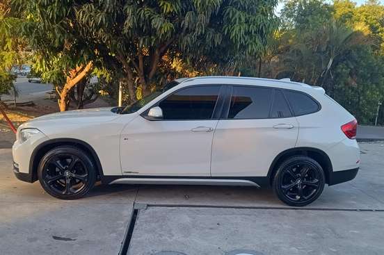 BMW-X1-2013