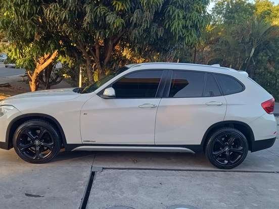 BMW-X1-2.0 16V TURBO GASOLINA SDRIVE20I 4P AUTOMÁTICO BMW-X1-2013