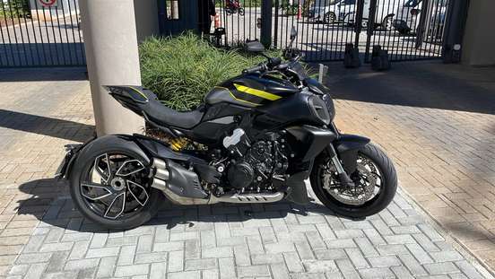 DUCATI-DIAVEL V4-2025
