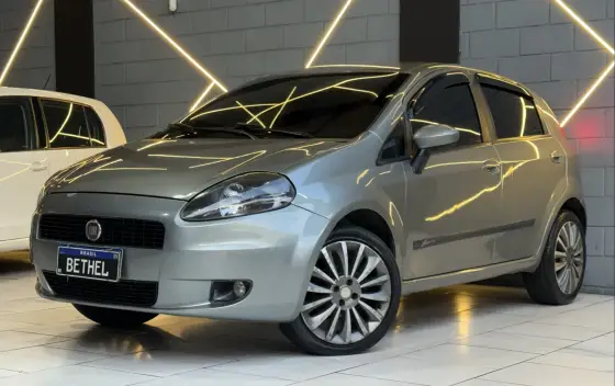 FIAT PUNTO 1.8 ESSENCE 16V FLEX 4P MANUAL FIAT PUNTO 1.8 ESSENCE 16V FLEX 4P MANUAL