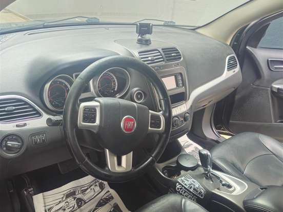 FIAT-FREEMONT-2.4 PRECISION 16V GASOLINA 4P AUTOMÁTICO FIAT-FREEMONT-2011