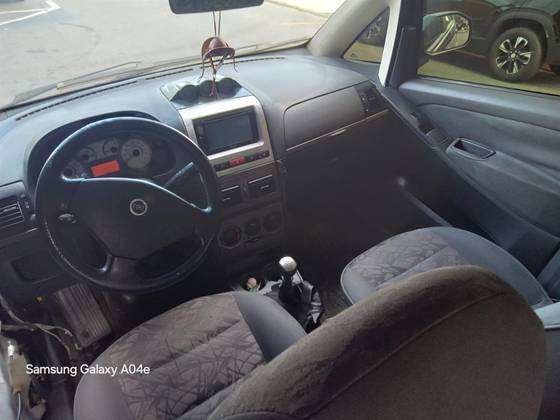 FIAT IDEA 1.8 MPI ADVENTURE 8V FLEX 4P MANUAL