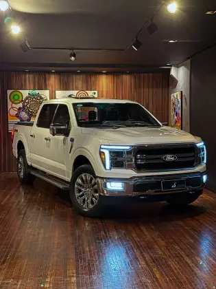 FORD F-150 5.0 V8 GASOLINA CD LARIAT FX4 AUTOMÁTICO