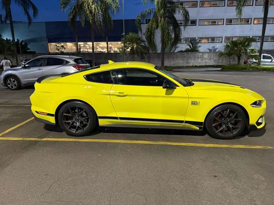 FORD-MUSTANG-2021