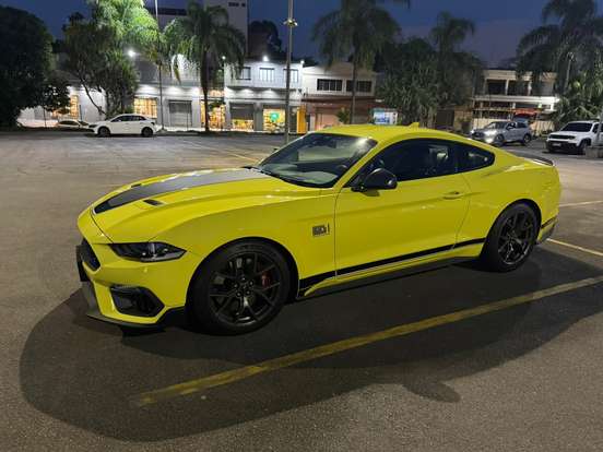 FORD-MUSTANG-2021