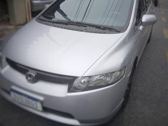 HONDA CIVIC 1.8 LXS 16V GASOLINA 4P AUTOMÁTICO