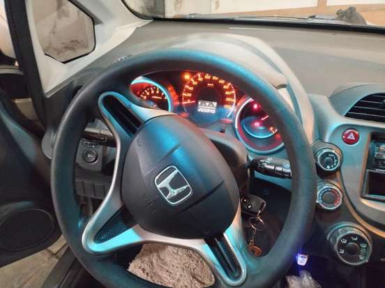 HONDA-FIT-2009