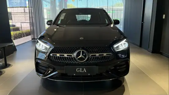 MERCEDES-BENZ-GLA 200-2026