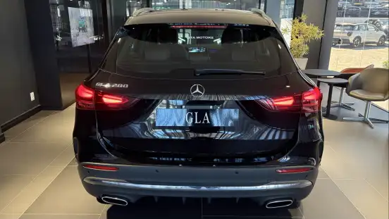 MERCEDES-BENZ-GLA 200-2026