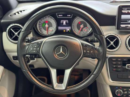 MERCEDES-BENZ-GLA 200-1.6 CGI VISION 16V TURBO FLEX 4P AUTOMÁTICO MERCEDES-BENZ-GLA 200-2015