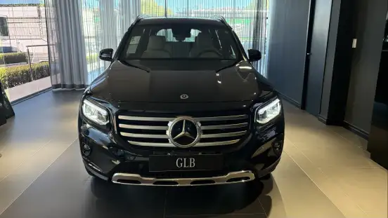 MERCEDES-BENZ-GLB 220-2026