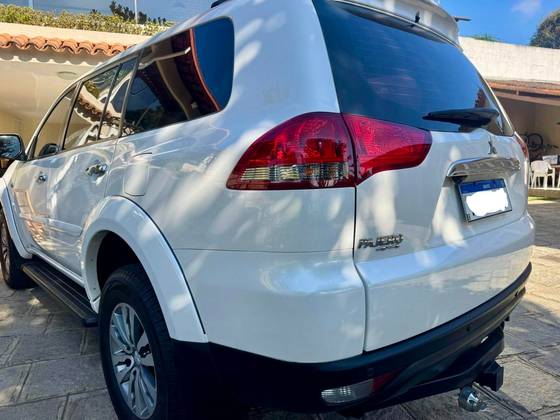 MITSUBISHI PAJERO 3.5 HPE 4X4 7 LUGARES V6 24V FLEX 4P AUTOMÁTICO