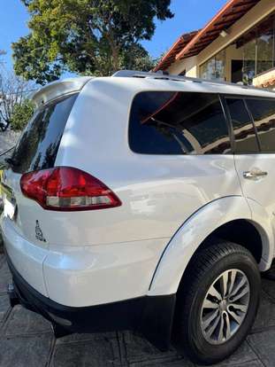 MITSUBISHI-PAJERO-2016