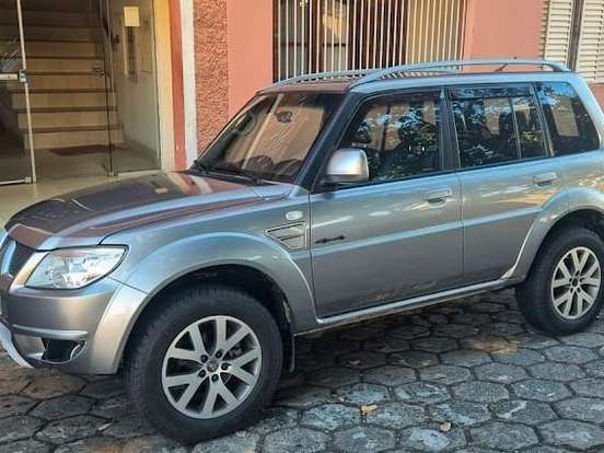 MITSUBISHI-PAJERO TR4-2.0 4X4 16V 140CV FLEX 4P AUTOMÁTICO MITSUBISHI-PAJERO TR4-2013