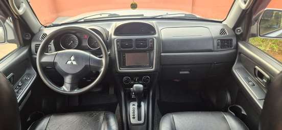 MITSUBISHI-PAJERO TR4-2013