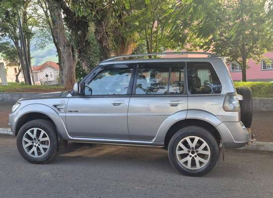 MITSUBISHI-PAJERO TR4-2013