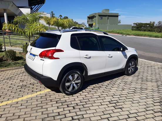 PEUGEOT-2008-2018