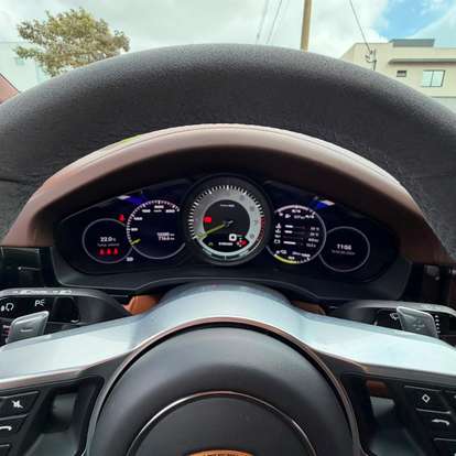 PORSCHE-CAYENNE-2022