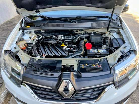 RENAULT-LOGAN-2022