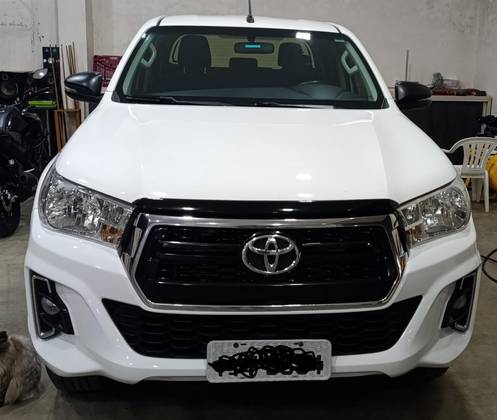 TOYOTA HILUX 2.8 SR 4X4 CD 16V DIESEL 4P AUTOMÁTICO