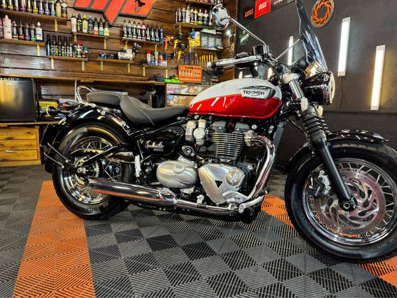 TRIUMPH BONNEVILLE SPEEDMASTER 