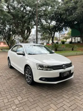 VOLKSWAGEN JETTA 2.0 COMFORTLINE FLEX 4P TIPTRONIC