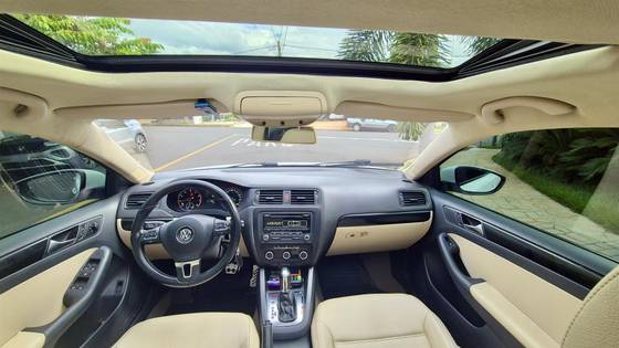 VOLKSWAGEN JETTA 2.0 COMFORTLINE FLEX 4P TIPTRONIC