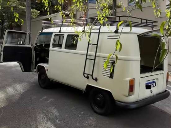 VOLKSWAGEN-KOMBI-1.6 FURGÃO 8V DIESEL 3P MANUAL VOLKSWAGEN-KOMBI-1983