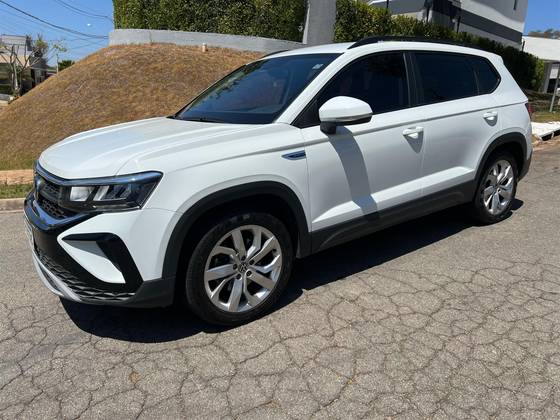 VOLKSWAGEN TAOS 1.4 250 TSI TOTAL FLEX COMFORTLINE AUTOMÁTICO
