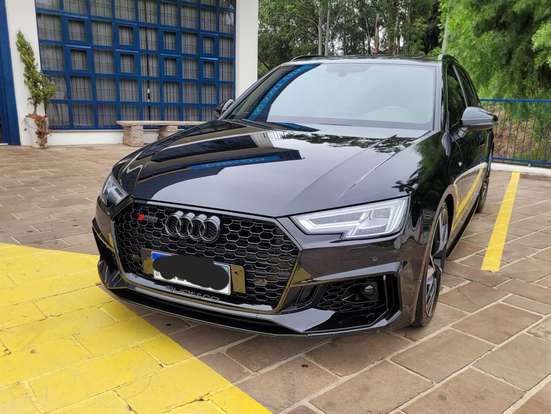 AUDI-A4-2019