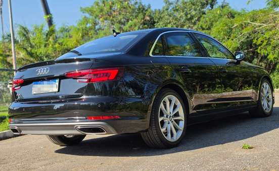 AUDI-A4-2019