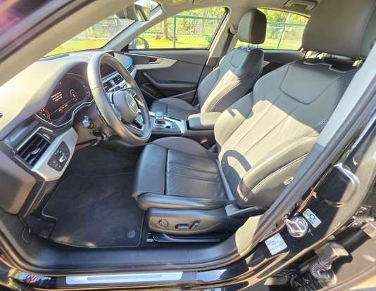 AUDI-A4-2019