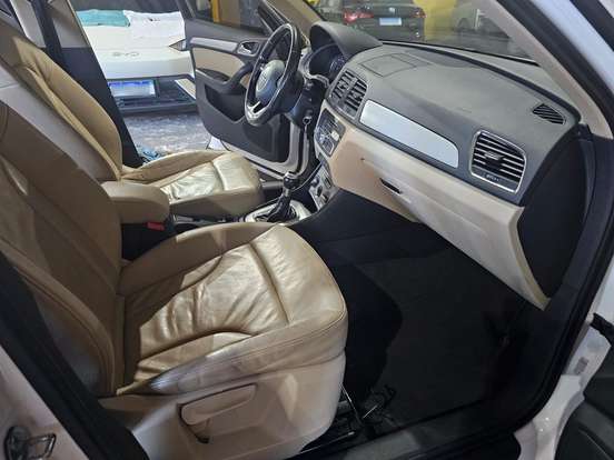 AUDI-Q3-2015