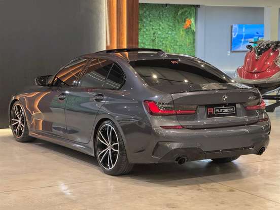 BMW-320i-2021