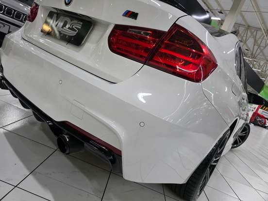 BMW-320i-2015