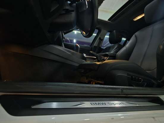 BMW-320i-2015