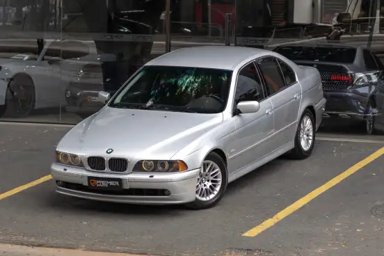 BMW-540i-2000