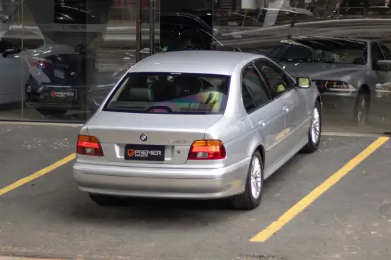 BMW-540i-2000