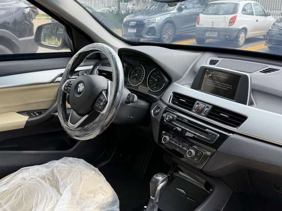 BMW-X1-2.0 16V TURBO GASOLINA XDRIVE25I SPORT 4P AUTOMÁTICO BMW-X1-2016