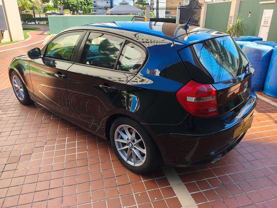 BMW-118i-2.0 TOP HATCH 16V GASOLINA 4P AUTOMÁTICO BMW-118i-2011