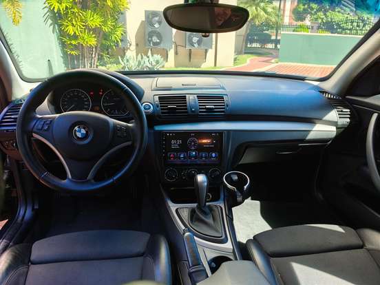 BMW-118i-2011