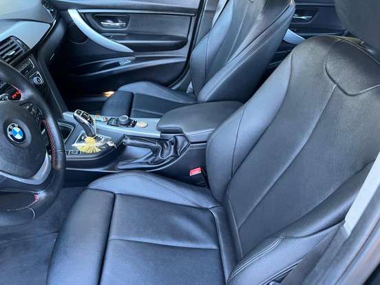 BMW-320i-2015